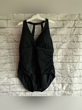 PREOWNED JANTZEN CLASSICS PLUS SIZE BLACK V NECK BATHING SUIT 20W ONE PIECE